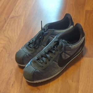 Nike Velvet Cortez LIKE NEW